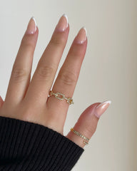 Goldene Ringe mit Zirkonia – Funkelndes Duo im modernen Design