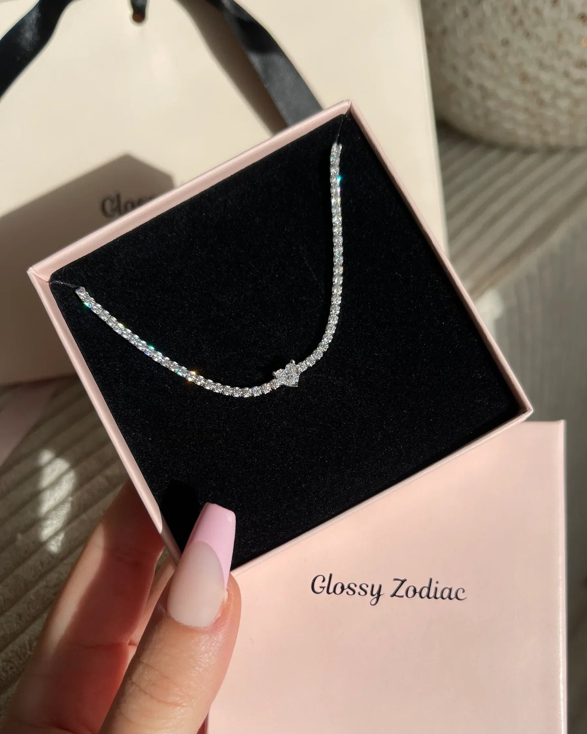 Funkelnde Herzkette mit Glitzersteinen